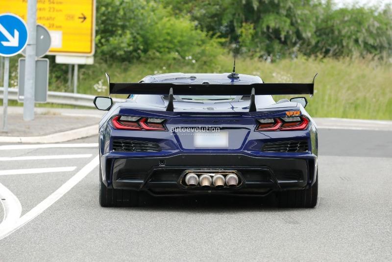 extreme-chevrolet-corvette-zora-turns-the-ring-into-its-own-playground_3.jpg