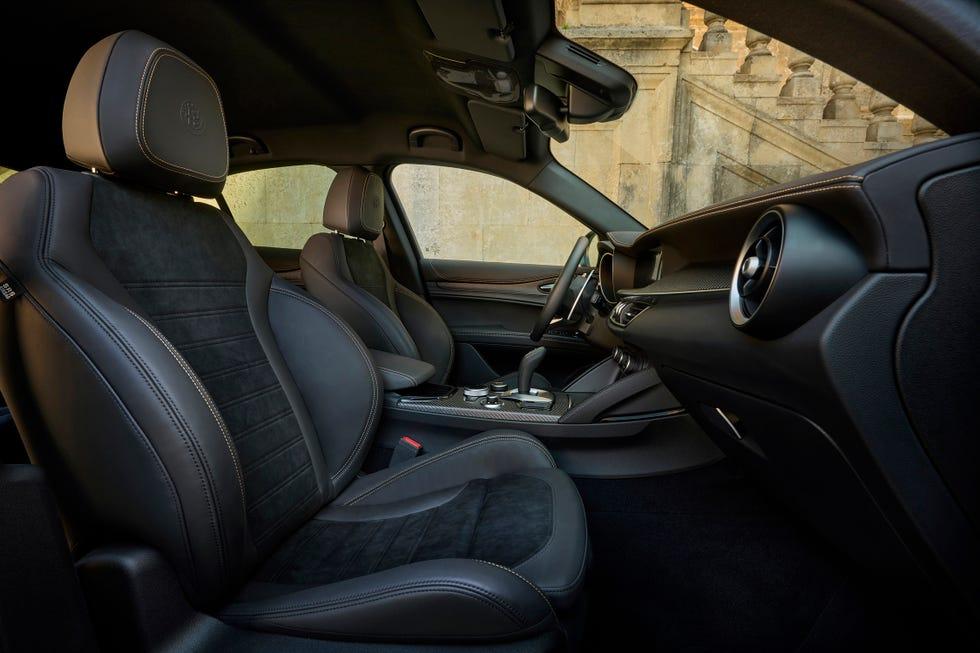 2024-alfa-romeo-stelvio-quadrifoglio-100th-anniversario-101-6438630e3ef00.jpg