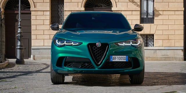 2024-alfa-romeo-stelvio-quadrifoglio-100th-anniversario-120-643863115546b.jpg