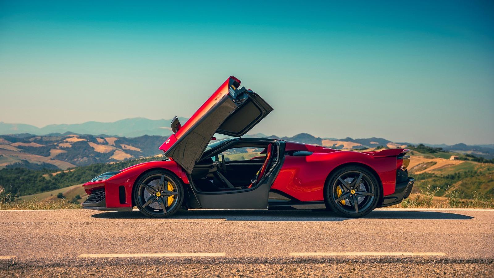 ferrari_f80_37.jpg