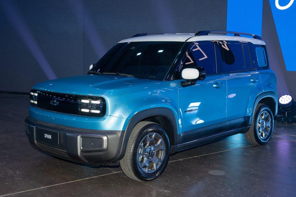 2026-Chevrolet-Spark-EUV-Activ-Argentina-Press-Photos-Exterior-Live-001-Front-Three-Quarters-1024x682.jpg