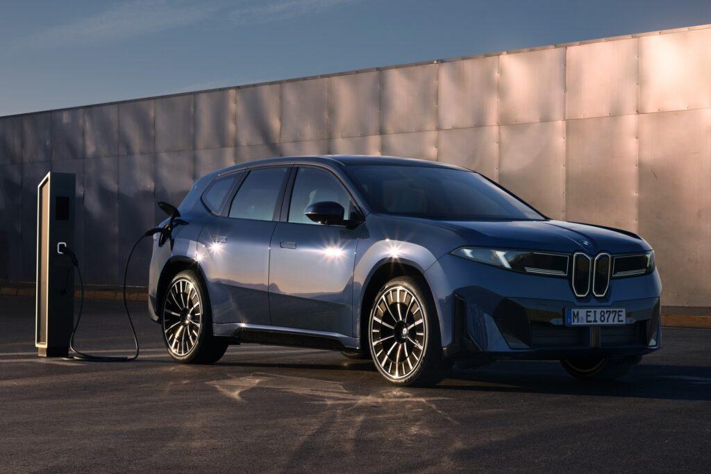 BMW-iX3-Neue-Klasse-NA5-M-Sport-Ocean-Wave-Blue-Elektro-13-1024x683.jpg