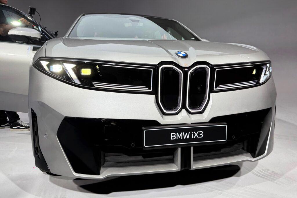BMW-iX3-Space-Silver-Live-Fotos-NA5-Neue-Klasse-M-Sport-02-1024x684.jpg