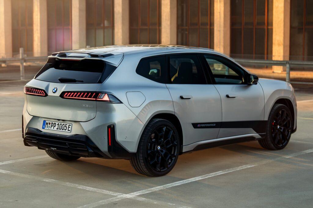 BMW-iX3-NA5-Tuning-M-Performance-Parts-Spacesilber-22-1024x683.jpg