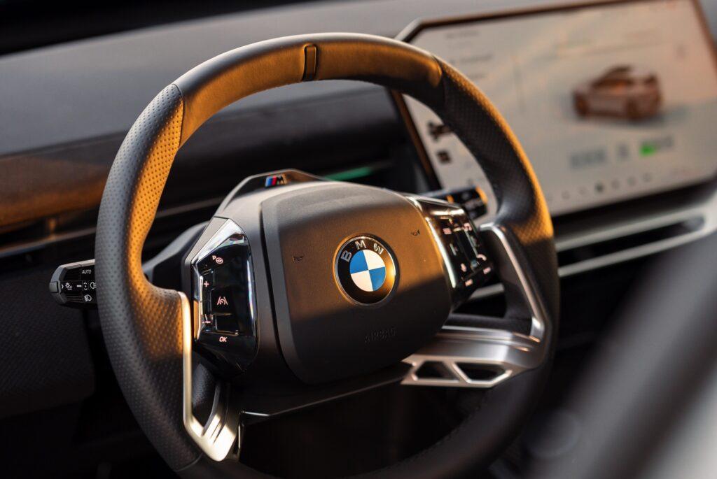 BMW-iX3-NA5-Interieur-M-Performance-Parts-01-1024x685.jpg
