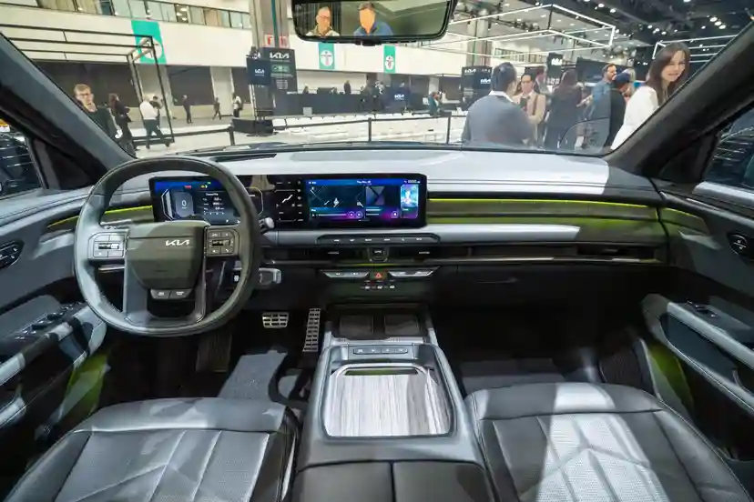 kia-telluride-2027-09-interior-front-row.webp