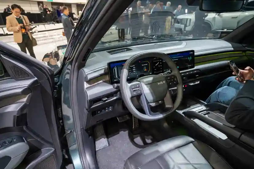 kia-telluride-2027-04-interior-front-driver-seat.webp
