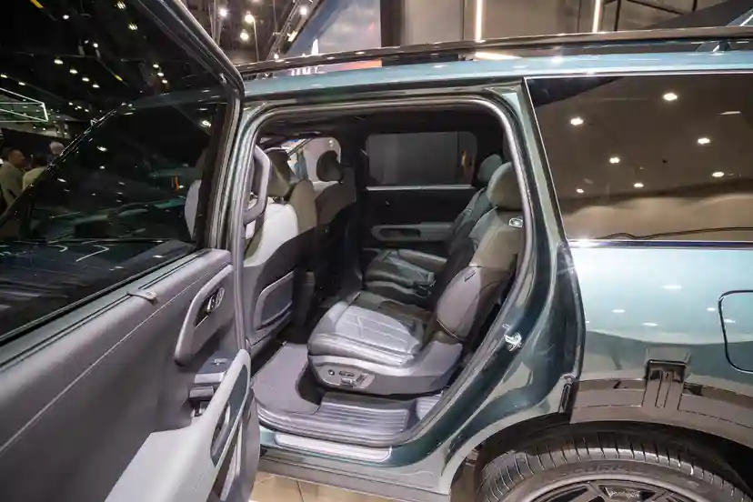 kia-telluride-2027-12-interior-rear-seats.webp