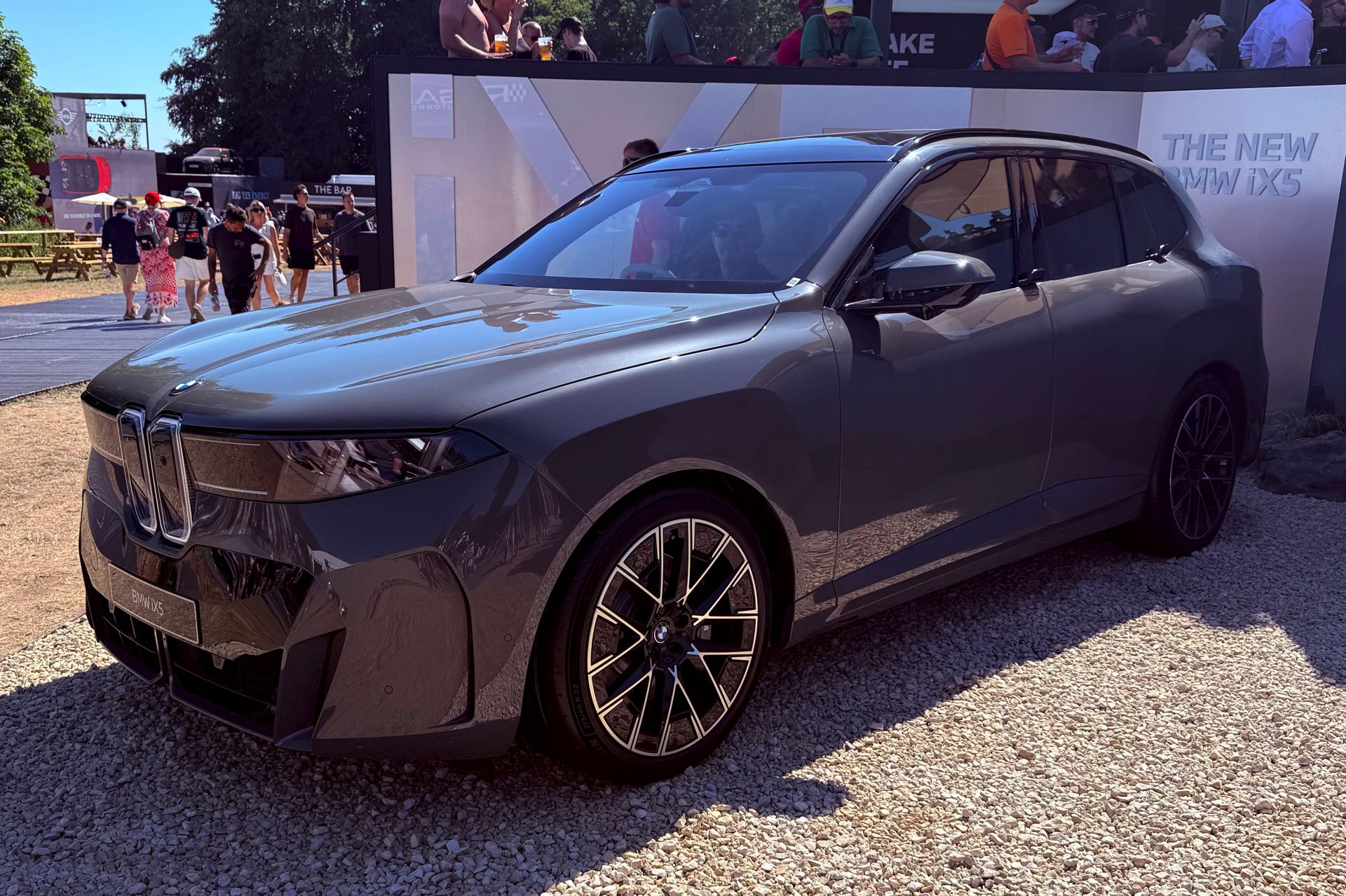 2027-BMW-iX5-G65-Grey-Pine-M-Sport-Live-Goodwood-FoS-03.jpg