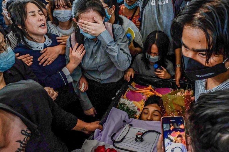 미얀마군 부상당한 시위대 치료하던 의대생 살해1.jpg3.jpg
