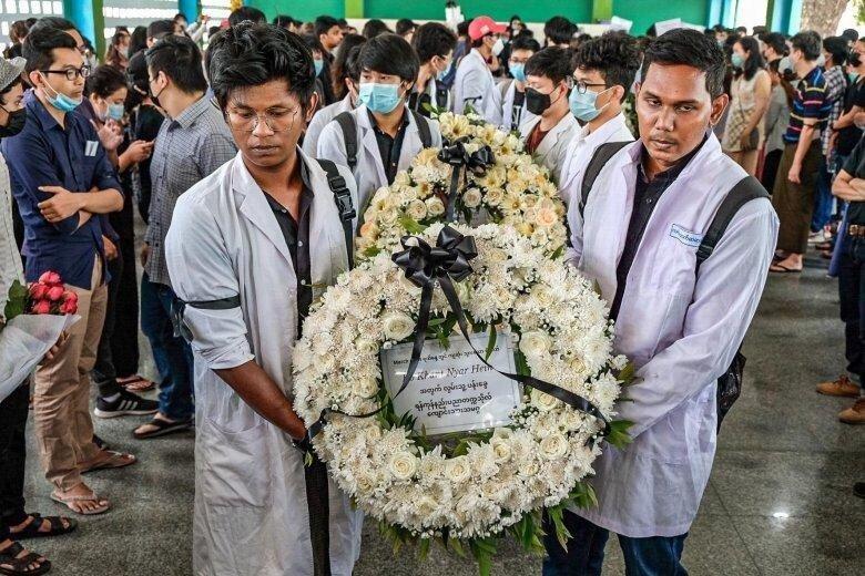 미얀마군 부상당한 시위대 치료하던 의대생 살해1.jpg4.jpg