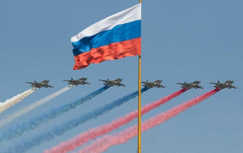 Russia-flag-Kremlin-ap-img.jpg