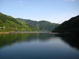 275px-Yahagi_Dam_lake.jpg