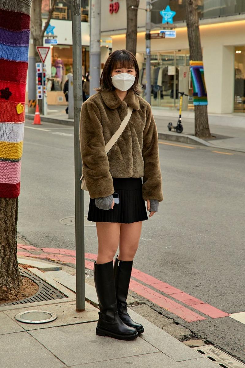 January-2021-Seoul-Street-Fashion-Womens-Style-42.jpg