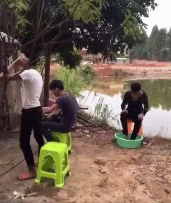 f67fb7fd321f06e746709e77f6e0c01f.gif