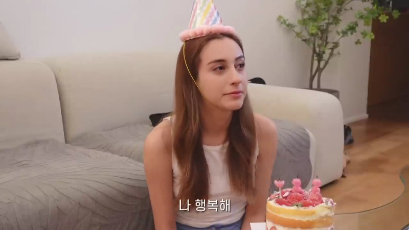 MY BIRTHDAY TRIP IN KOREA?????.mp4_000437970.png