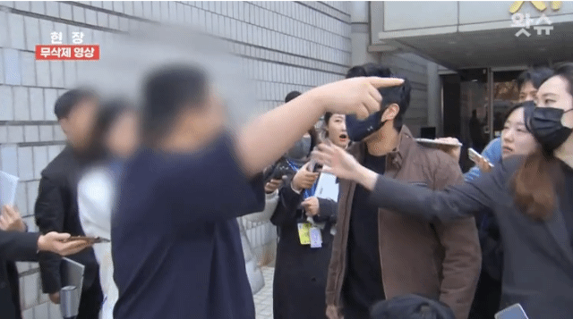 3C33BE29-4DDC-4218-AE3B-D50A12443115.gif