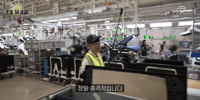 테슬라 모델Y 이렇게 만든다.테슬라 공장 기가 상하이 세계 최초 공개.mp4_000509609.png