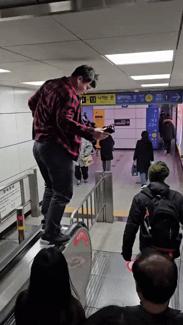 60C9D9B5-A74E-47C5-94BA-D46CDD98985F.gif