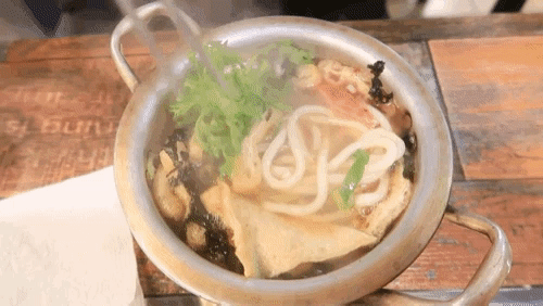 61777417035654360.gif
