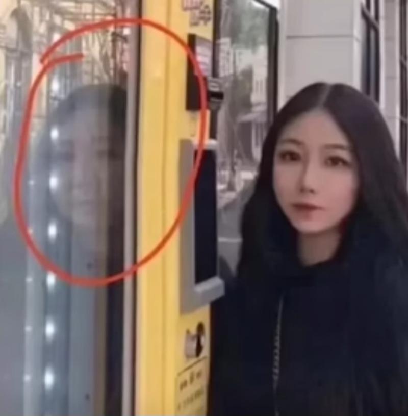 Screenshot_20231225_175909_YouTube.jpg