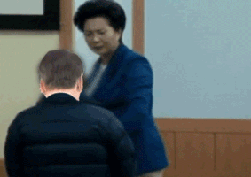 kiss1694916672_1880595469.gif