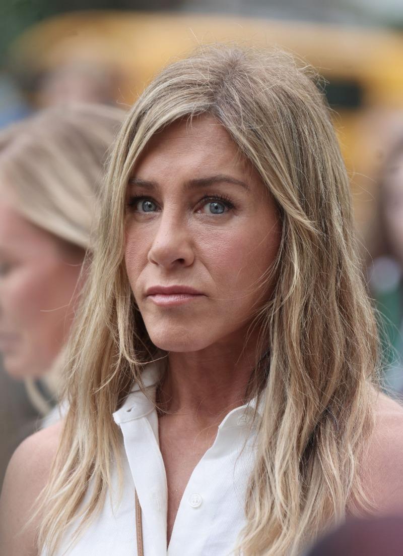 jennifer-aniston-the-morning-show-set-in-new-york-07-27-2024-8.jpg