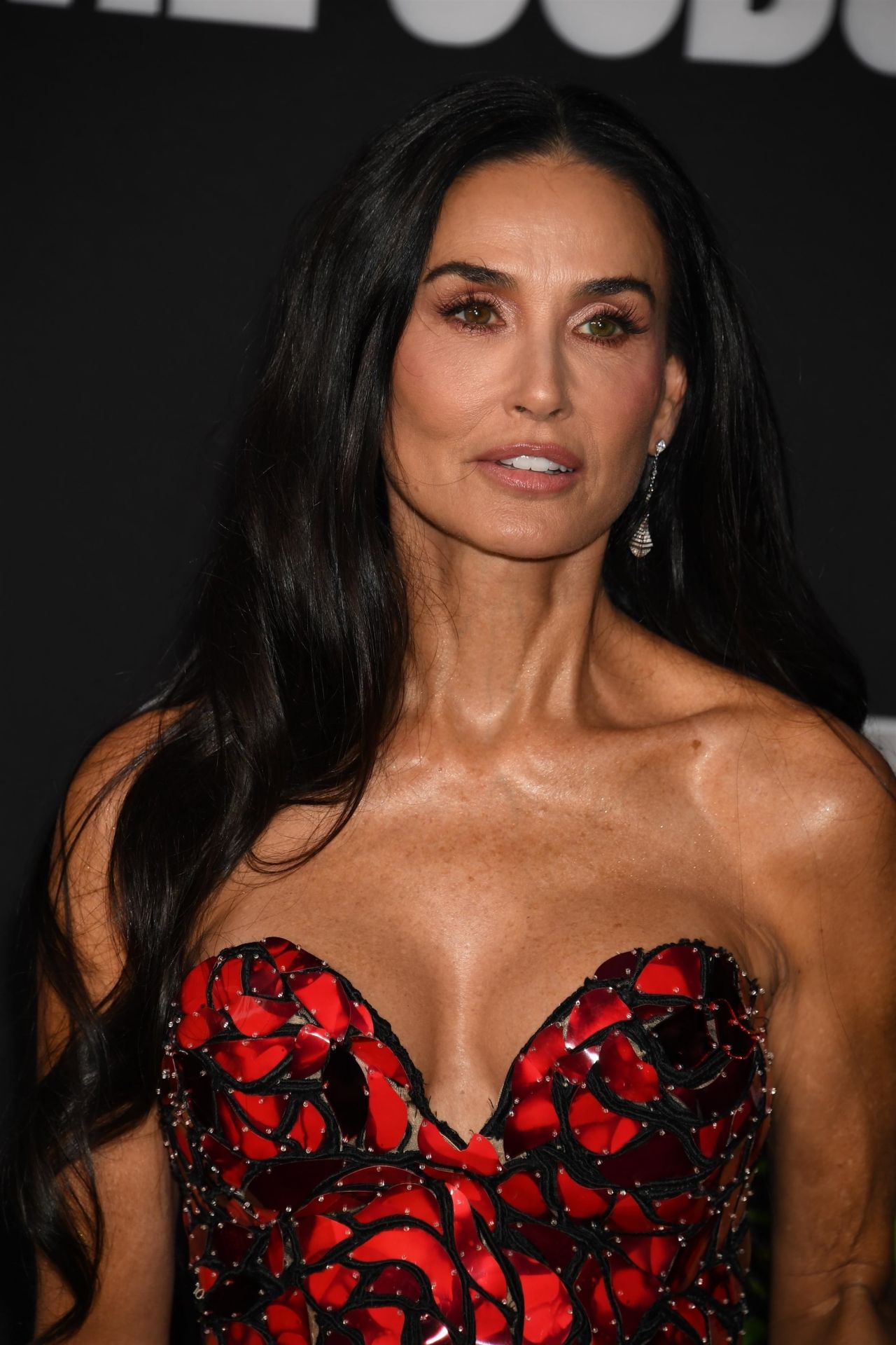 demi-moore-defies-time-stunning-in-red-at-the-substance-premiere-1.jpg