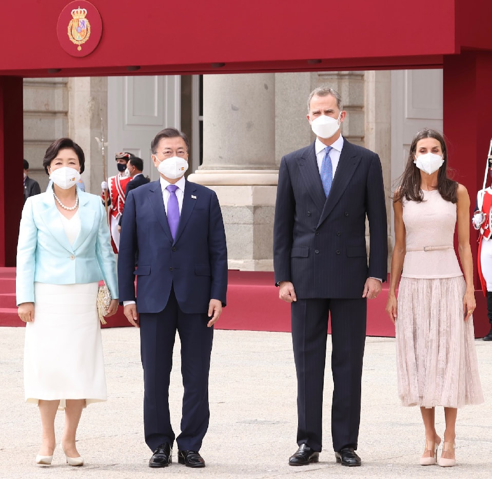 king-felipe-queen-letizia-welcome-president-of-south-korea-and-first-lady-15-june-2021_orig.jpg