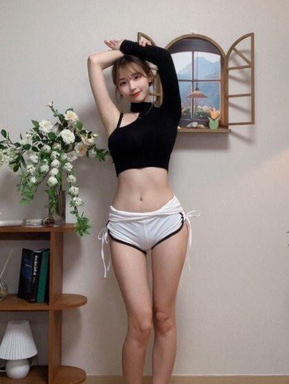 [유머]ㅇㅎ) 여친이 입으면 호불호 갈리는 복장2.jpeg