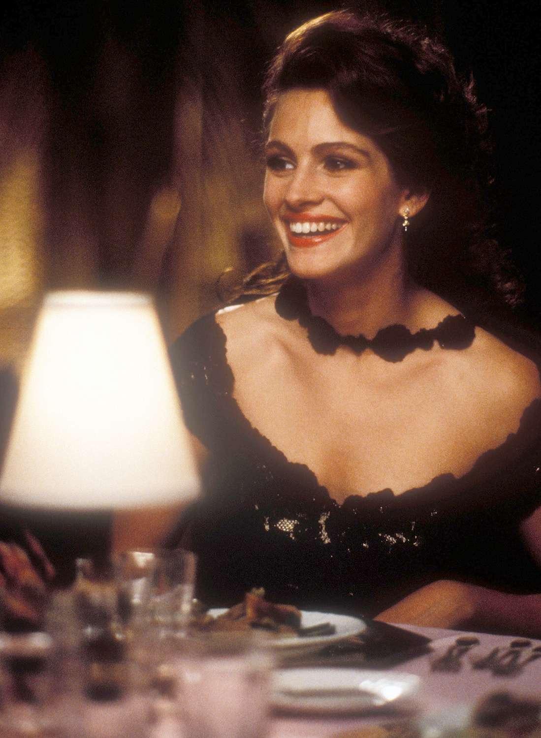 julia-roberts-outfits-and-style-from-pretty-woman-you-v0-ie25wdq3lxyb1.jpg