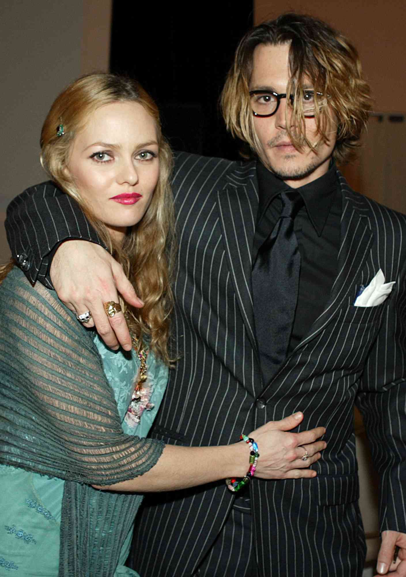 johnny-depp-vanessa-paradis-4-c8246ad48e984ccda05734c04923e8b7.jpg