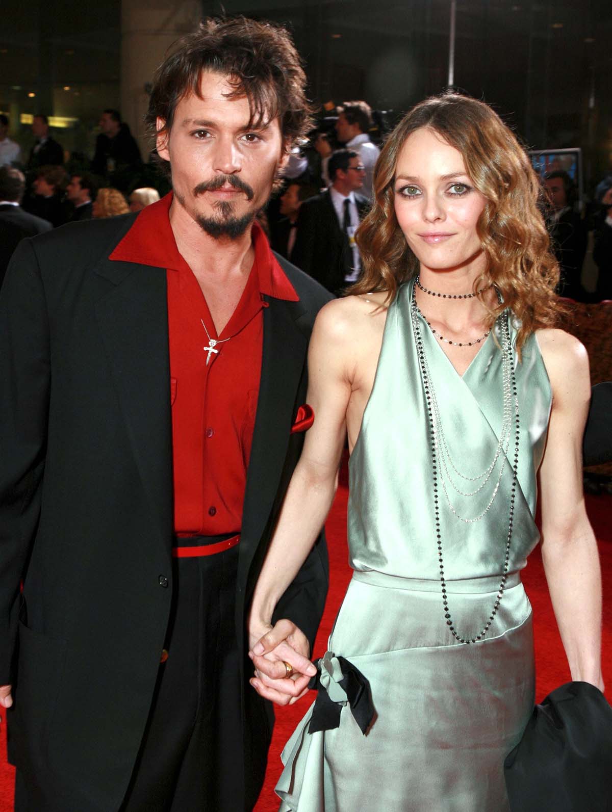 His-Longest-Love-See-Johnny-Depp-Vanessa-Paradiss-Relationship-Timeline-001.jpg