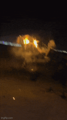 [움짤] 외쿡의 바닷가 폭죽놀이.gif