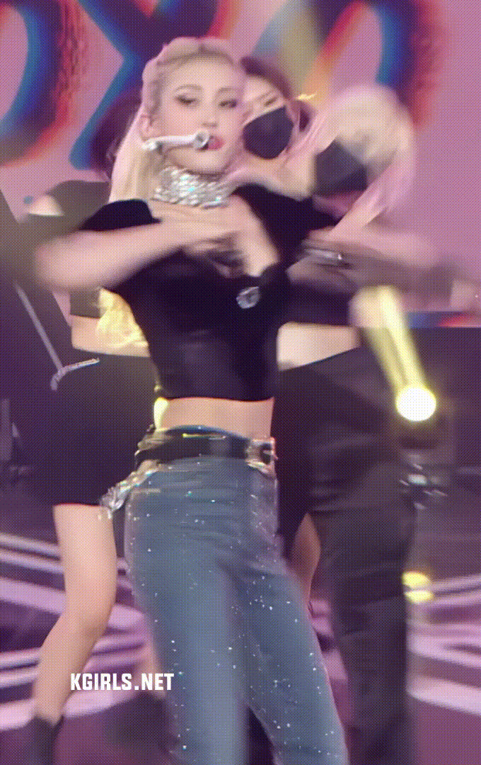 전소미1 (1).gif