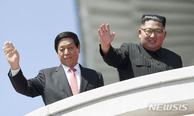 김정은 이잔수.jpg