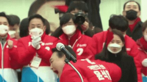 윤석열-어퍼컷.gif