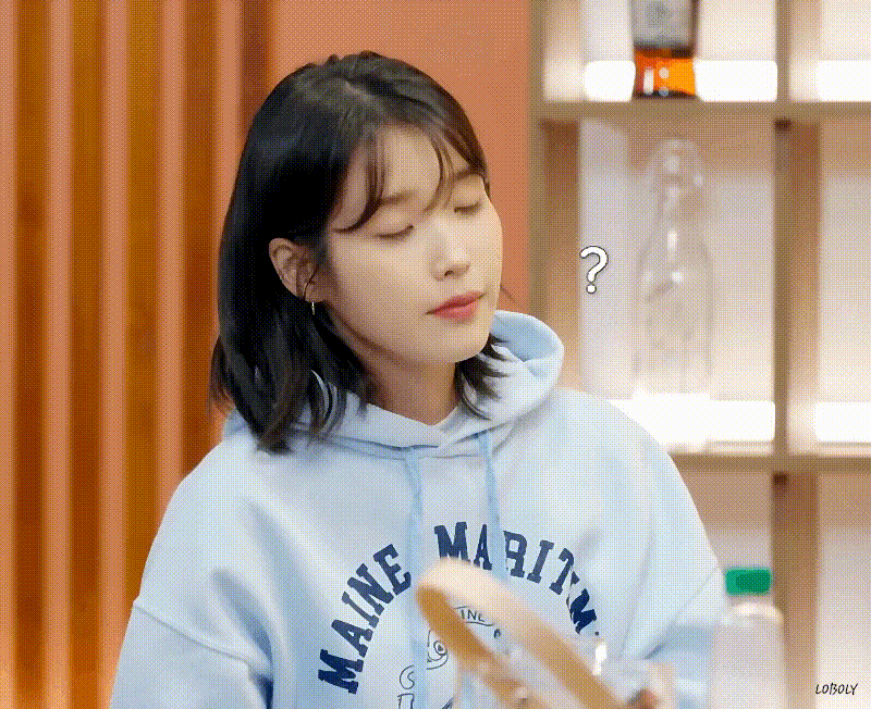 눈 껌뻑.gif