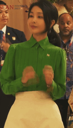 2FYN2fpGy.gif
