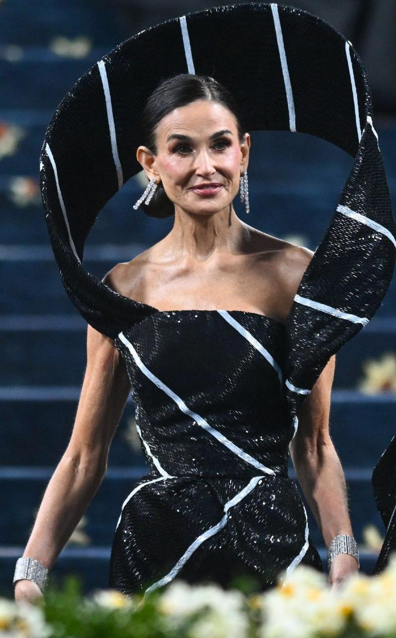 demi-moore-interprets-tailoring-at-met-gala-2025-4(1).jpg