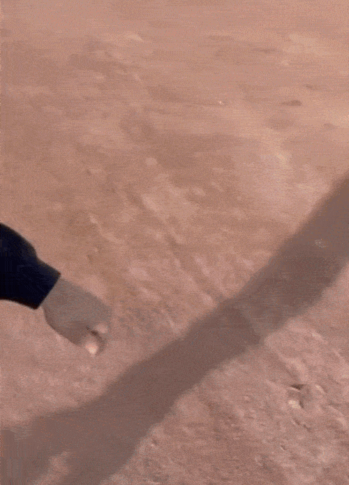 11-ezgif.com-optimize (1).gif