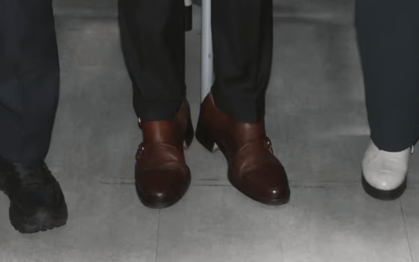 한동훈-까치발-키높이-구두-자존감.png