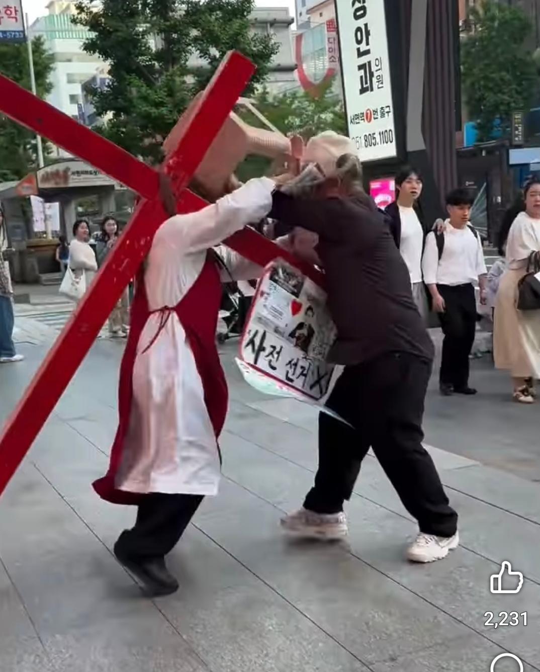 클릭하시면 원본 이미지를 보실 수 있습니다.