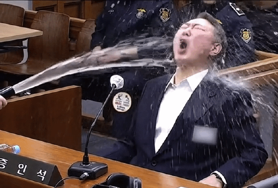 grok_video_2026-02-10-23-16-02_1.gif