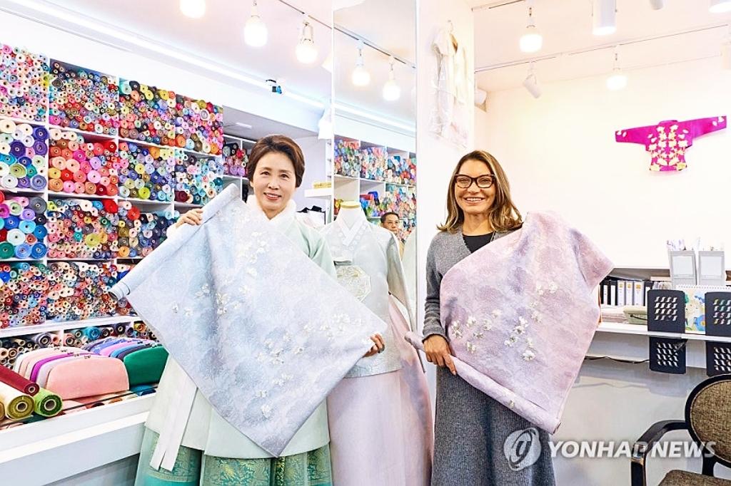 클릭하시면 원본 이미지를 보실 수 있습니다.