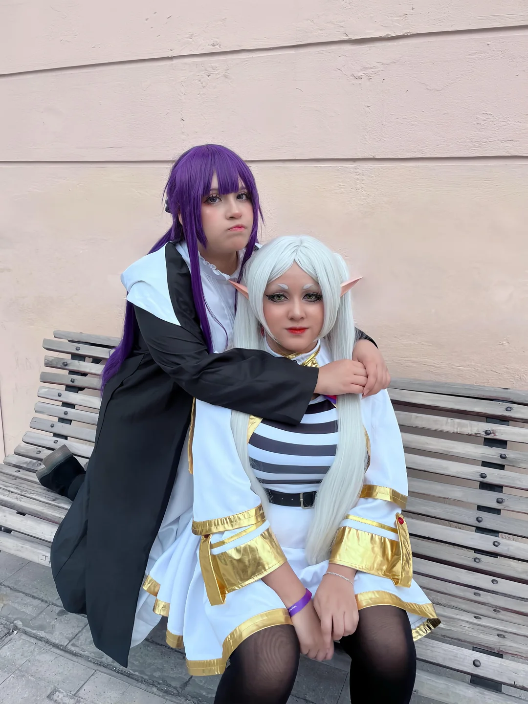 fern-frieren-cosplay-v0-fqk3fu68ycwd1.webp
