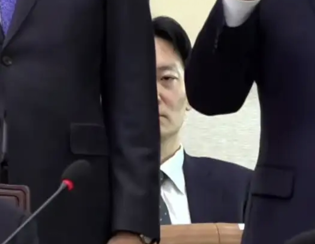 Screenshot_20260403_195008_YouTube.png