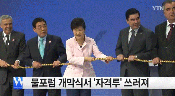 2306313556D354C404.gif
