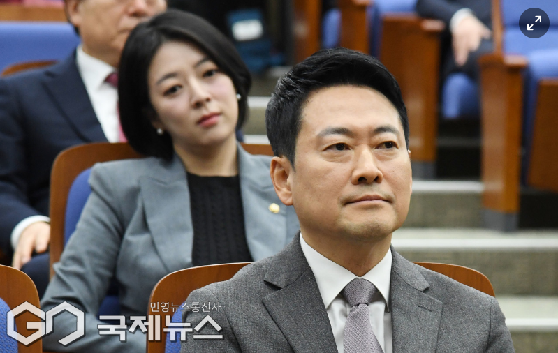 뒷자리 배현진.png