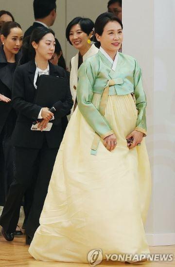김혜경한복.JPG